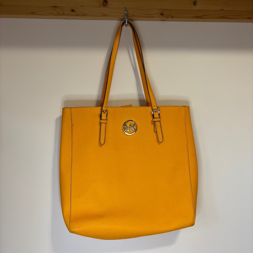 MICHAEL KORS JET SET TRAVEL VINTAGE YELLOW LEATHER LARGE TOTE HAND BAG PURSE